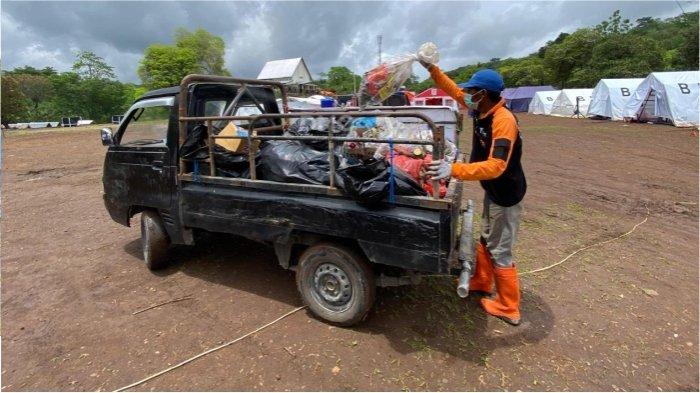 Dompet Dhuafa kelola sampah di pos pengungsian Flores Timur