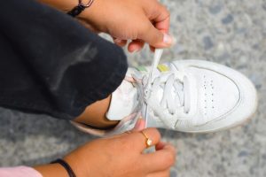tips mengikat sneakers