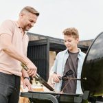 Nikmati BBQ bersama keluarga